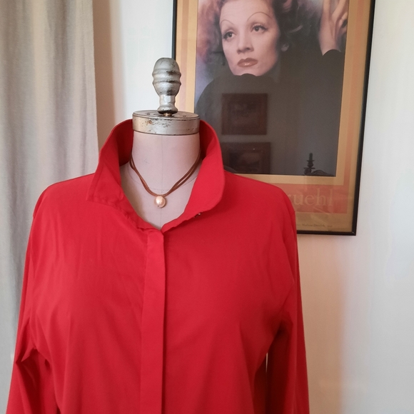 Beautiful red long button down shirt - Picture 11 of 12